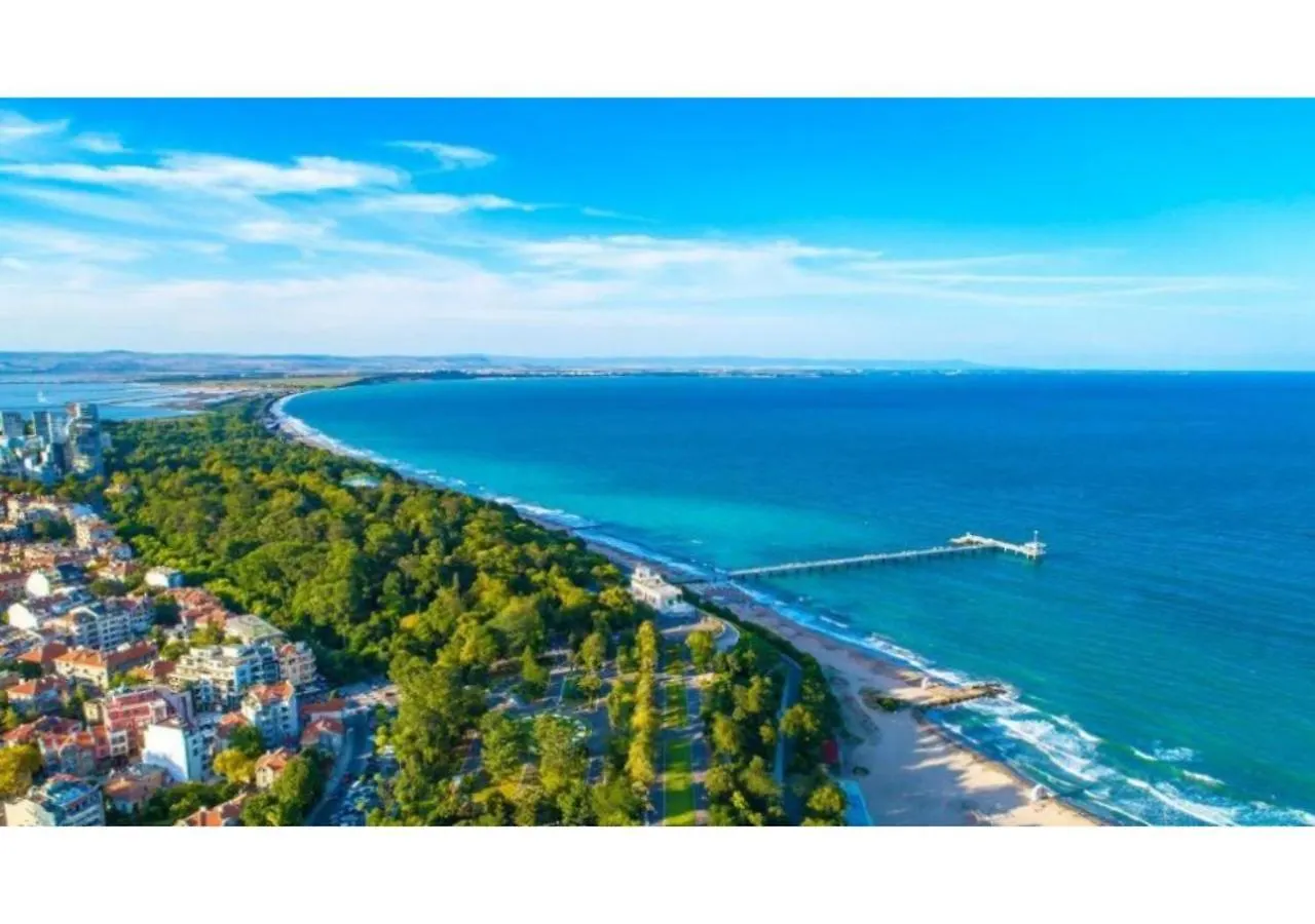 Luxury Apartment On The First Line To The Sea contacts