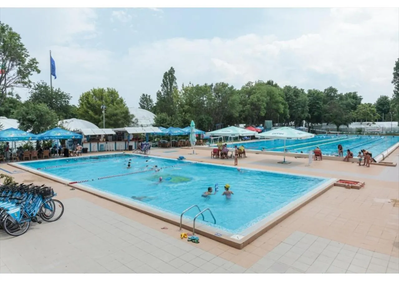 Luxury Apartment On The First Line To The Sea Burgas 0*,