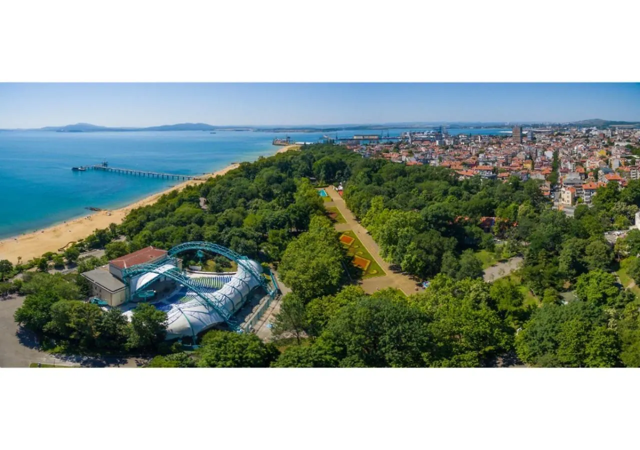Luxury Apartment On The First Line To The Sea بورغاس